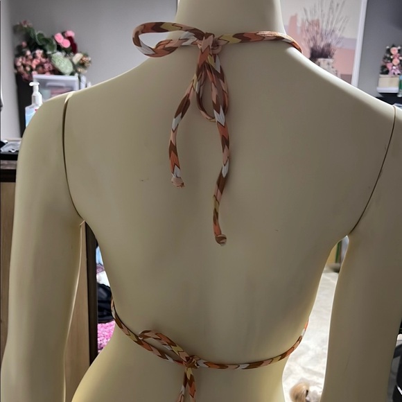 Xhilaration Zigzag Bikini Top in Orange and Yellow - Picture 4 of 4